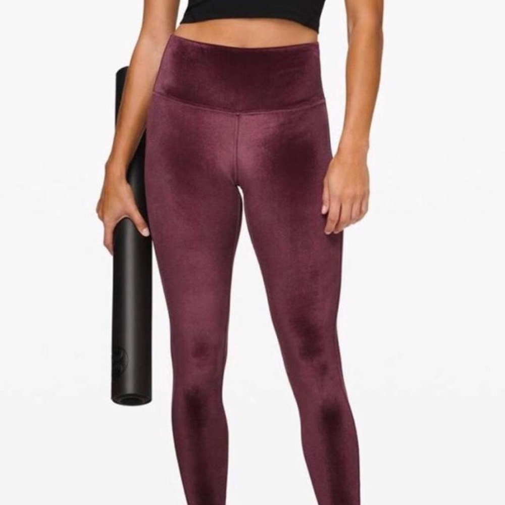 Lululemon Wunder Lounge High-Rise Tight 28" in the special edition velvet